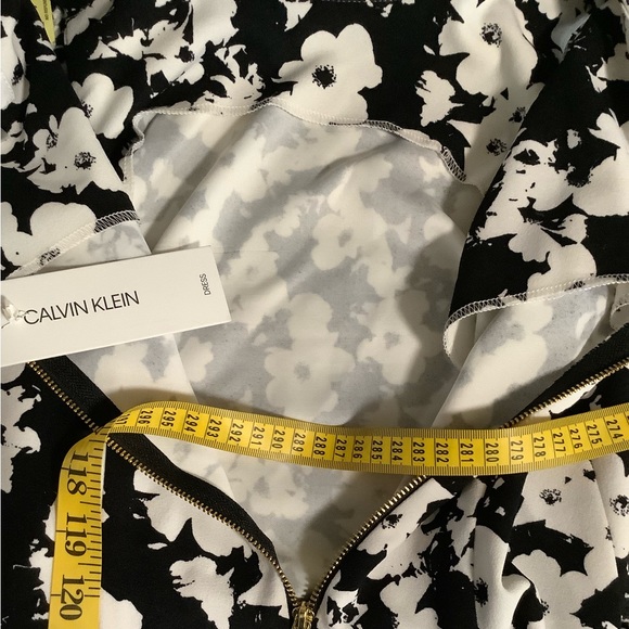 NWT CALVIN KLEIN PRINTED SCUBA CREPE SIDE ruffle dress. Black and white.… - Picture 10 of 12